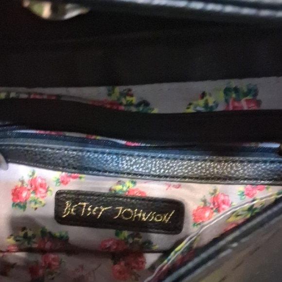 Betsey Johnson Black Quilted Chain Strap Flap Crossbody Or Shoulder Bag - Picture 2 of 4